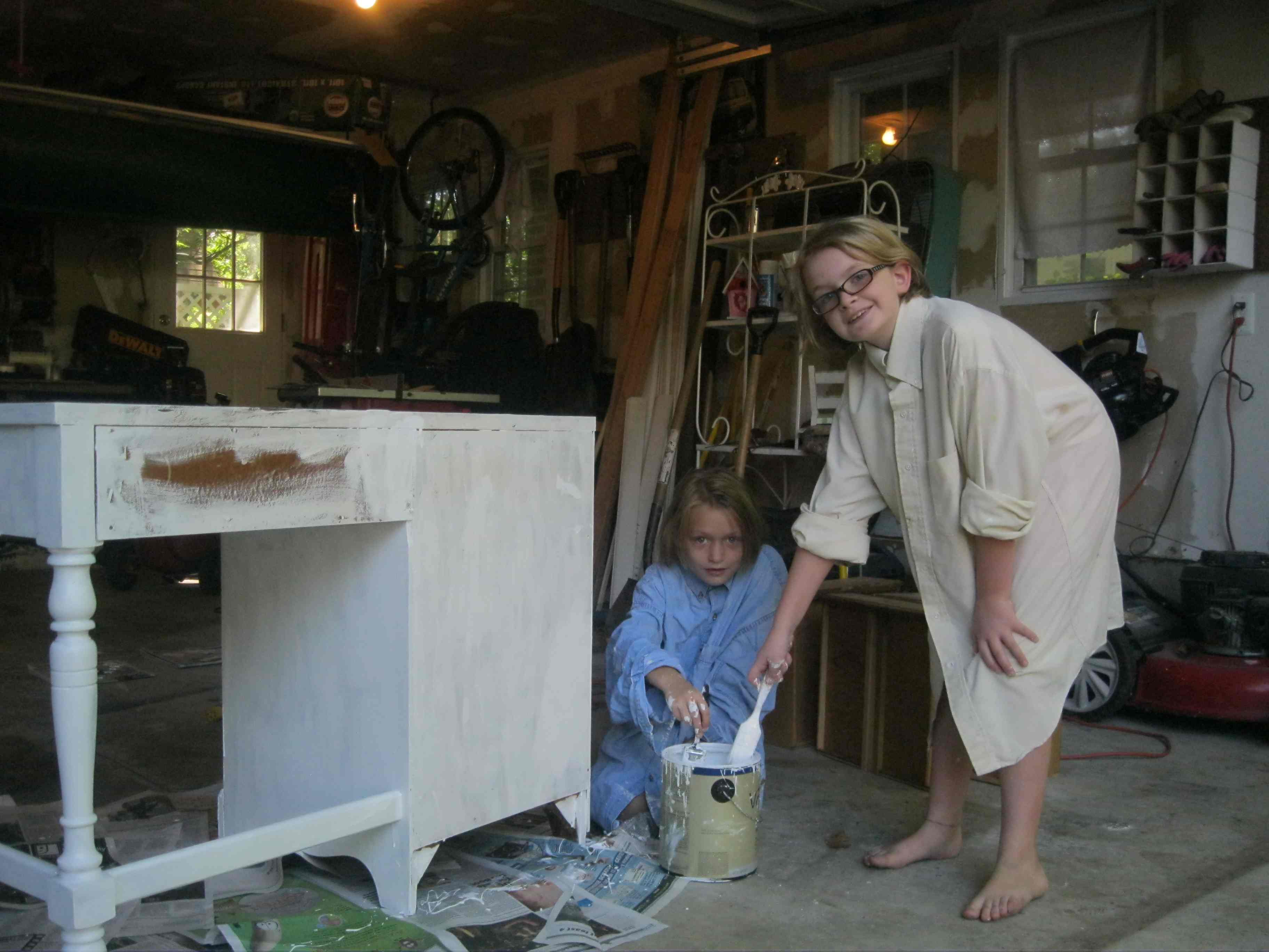 2011-08-14 Cate and Jane painting.jpg